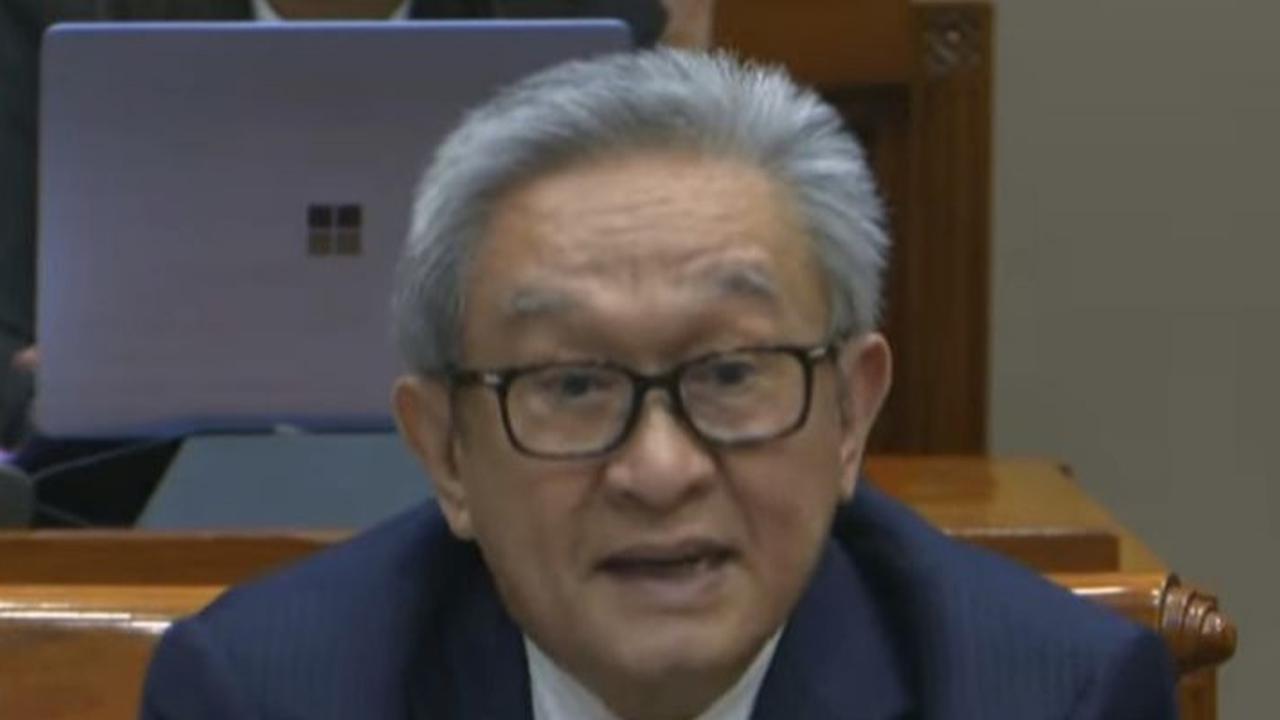 VIDEO: Pengacara Hasto di DPR Usul Tokoh Politik Tak Ditahan Sebelum Vonis "Lapas Seperti Sarden"