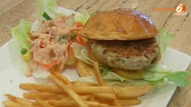 Video Nikmatnya Burger Irisan Daging Bebek News Liputan6 Com
