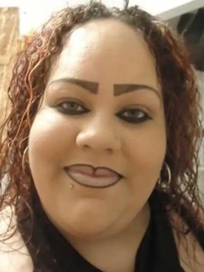 [Bintang] 10 Makeup Gagal Ini Bikin Orang Lain Malu Jalan Sama Kamu