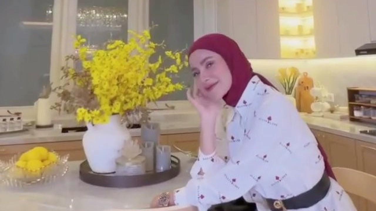 Kompak Meski Pisah, Intip Potret Olla Ramlan dan Aufar Hutapea Antar Buah Hati yang Liburan ke Jepang