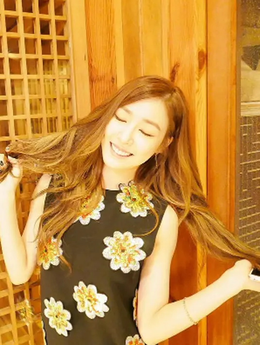 "Meski umur saya menginjak usia 27 tahun, namun hal tersebut (adegan seks) tak boleh di bicarakan, dan saya menolaknya," ungkap Tiffany. (Instagram/Bintang.com)