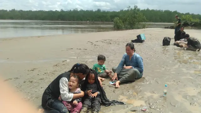 Para penumpang yang berhasil diselamatkan dari perairan laut Nunukan Kaltara. Foto istimewa