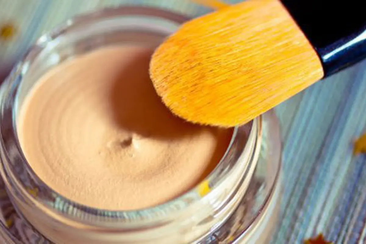 Kamu bisa bikin concealer sendiri lho Ladies/copyright: thinkstockphotos.com