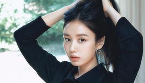 Ahn Eun Jin kembali mencuri perhatian publik lewat penampilannya di drama terbarunya, Dynamite Kiss. (Foto: Instagram eunjin___a)