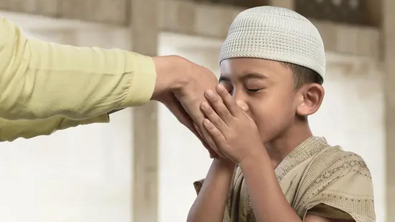 Mau Mulia Dunia Akhirat? Ini Amalannya Menurut UAH