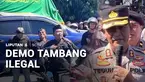 Ratusan pekerja tambang pasir berunjuk rasa sambil membawa keranda. Mereka mendesak penegak hukum tidak tebang pilih dalam menangani proses hukum pelaku usaha tambang pasir.