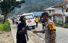 Patroli Humanis Polres Tolikara Tingkatkan Rasa Aman dan Kondusif di Wilayah Hukumnya