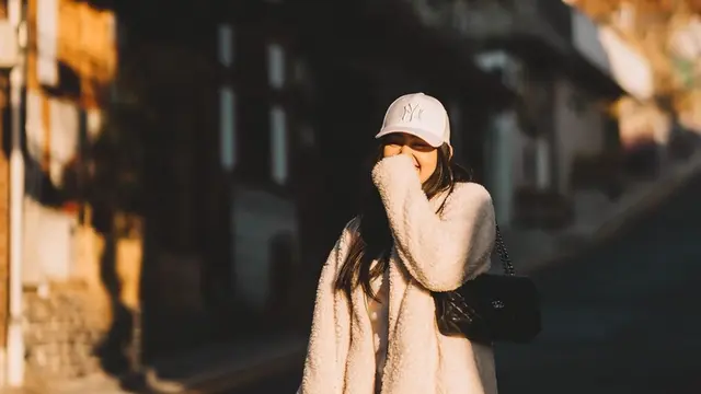 Gaya Ranty Maria Pakai Cap Hat, Bikin Penampilannya Jadi Makin Stylish