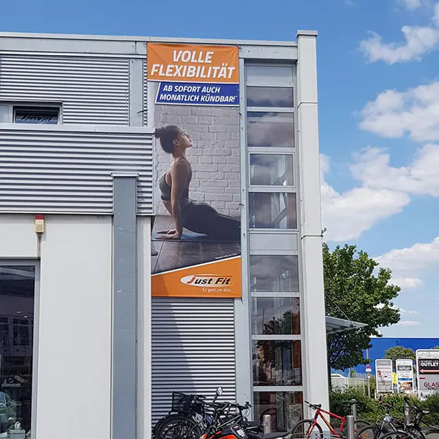 10 Iklan Nyeleneh Bikin Geleng Kepala Sekaligus Gagal Paham