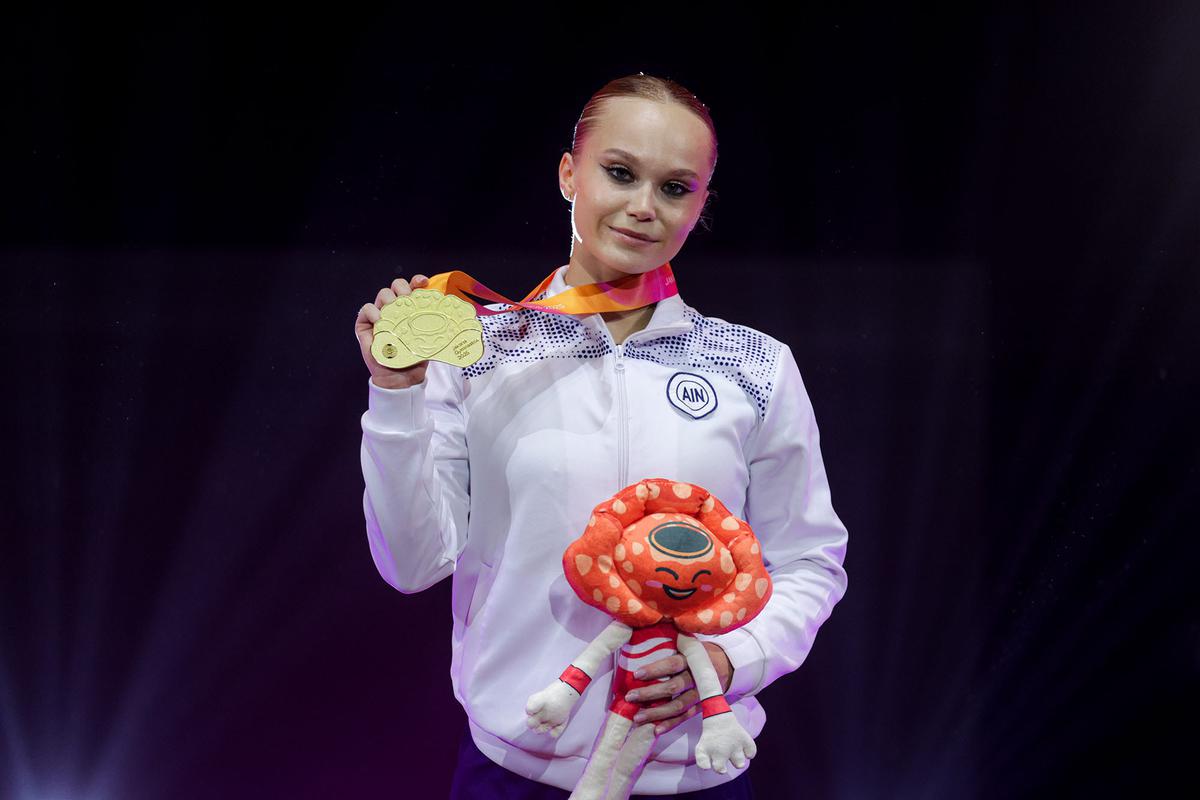 FOTO: Momen Gemilang Angelina Melnikova di Kejuaraan Dunia Gimnastik 2025
