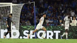 Tanda-tanda kekalahan Napoli mulai tercium saat kebobolan pada menit ke-7 melalui gol Josip Brekalo. (Alessandro Garofalo/LaPresse via AP)