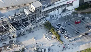Gempa Jepang: AEON Ambruk, Sejumlah Orang Diduga Terjebak
