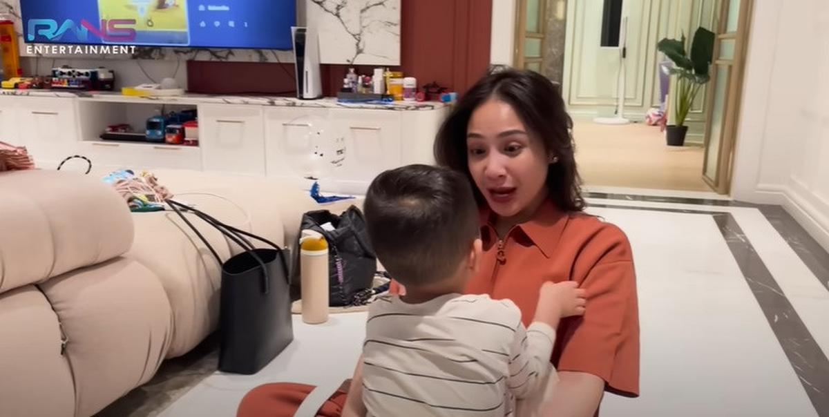 Circlenya Sudah Sultan, Rayyanza Dapat Hadiah Voucher Liburan ke Labuan Bajo dari Kakak Kelas - Nagita Slavina Ikut Terkejut