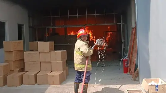 Gudang Power Bank di Tangsel Dilalap Api, Penyebab Masih Dicari