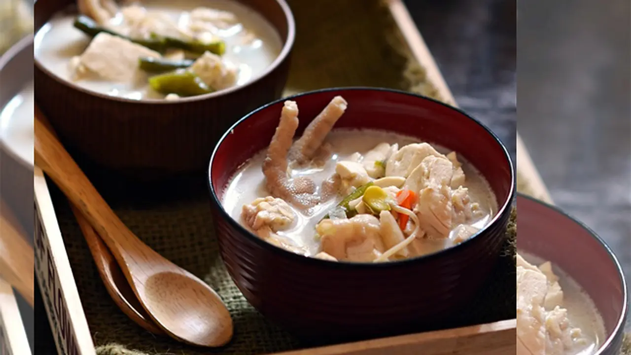 Maksi: Sayur Lodeh Ceker Tempe Tahu Lombok Ijo Ale