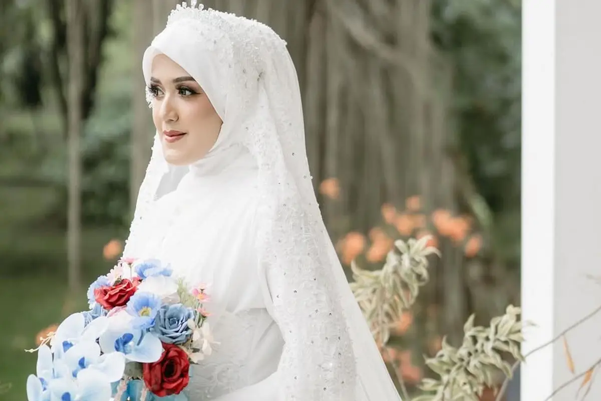 Gaya Alya Nabila Istri Gunawan Dwi Cahyo (Foto: Instagram @alyanabila21)