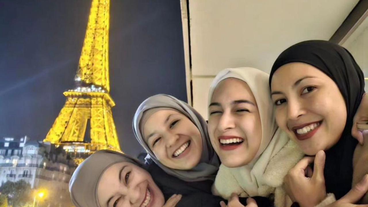 7 Potret Geng Berhijab yang Selalu Mengabadikan Setiap Momen Liburan dan Kerja!