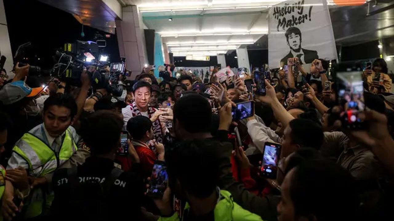 Foto: Pulang ke Korea Selatan, Shin Tae-yong Dilepas dengan Meriah oleh Masyarakat dan Suporter Indonesia