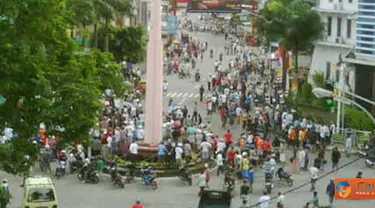 Suasana Waihaong masih mencekam pada, Minggu (11/9). Kota Ambon masih memanas, dimana-mana terdengar bunyi letusan senjata hingga menimbulkan kepanikan warga.