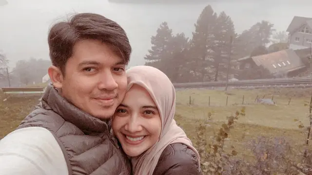 [Fimela] Irwansyah dan Zaskia Sungkar