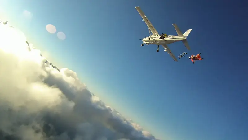 Sebagai Bentuk Aksi Peduli, Nenek Berusia 102 Tahun Ini Hobi Sky-diving