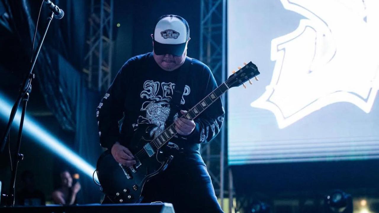 7 Potret Momen Terakhir Ricky Siahaan di Atas Panggung Jadi Bukti Totalitasnya