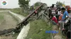 Truk bermuatan besi cor terjun 6 meter ke Sungai Kalipasir, Yogyakarta. Sang sopir pun tewas ditempat.
