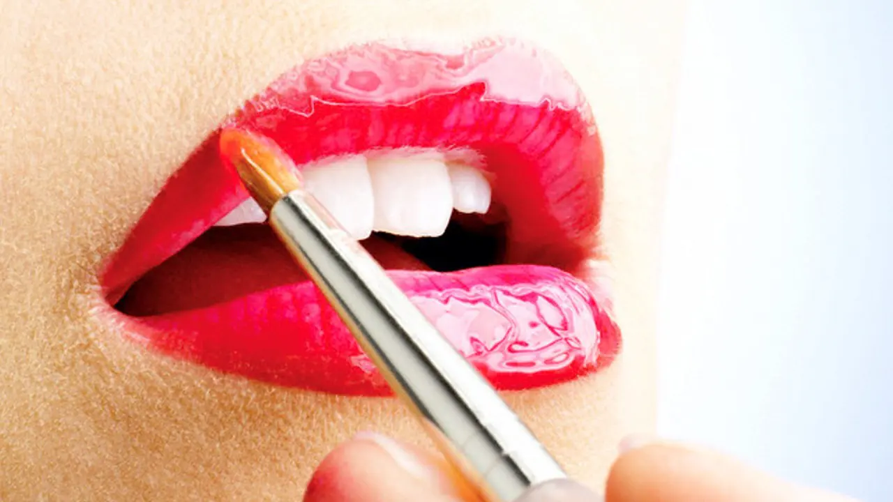 4 Tips Memakai Lipstik Merah Sesuai dengan Warna Kulit