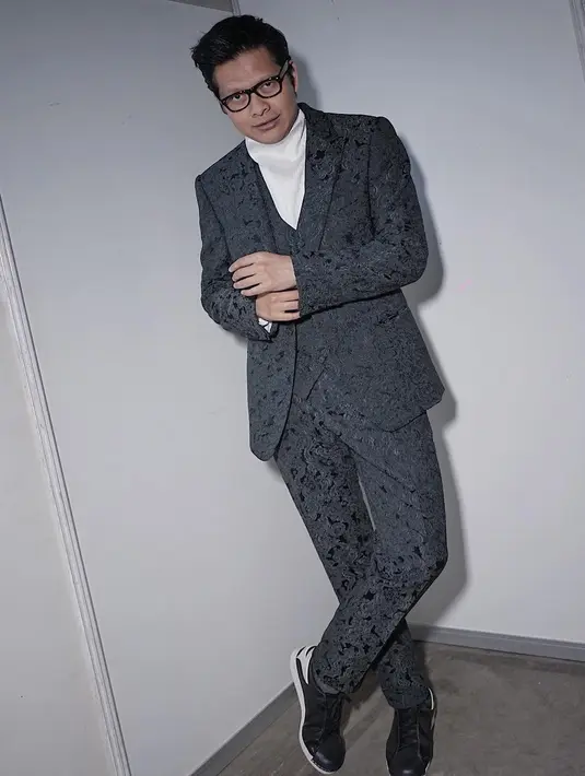 "Sampai detik ini dia ada kandidat beberapa universitas di luar tapi tidak menutup kemungkinan disini juga ada yang bagus2 kaya ada Seni Rupa IKJ, Jogja. Dia masih menjajaki yang di Indo dan luar negeri seperti apa,” ujarnya. (Instagram/armandmaulana04)