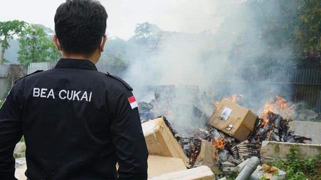 Bea Cukai Musnahkan Lebih dari 7 Juta Batang Rokok Ilegal