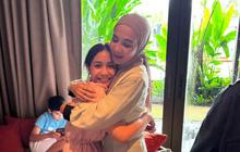 Unggah Sederet Momen Pelukan Persahabatan Zaskia Sungkar dan Nagita Slavina, Caption Irwansyah Bikin Haru