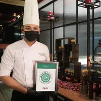 Hadirkan menu Indonesia dengan bahan premium yang lezat dan Halal.