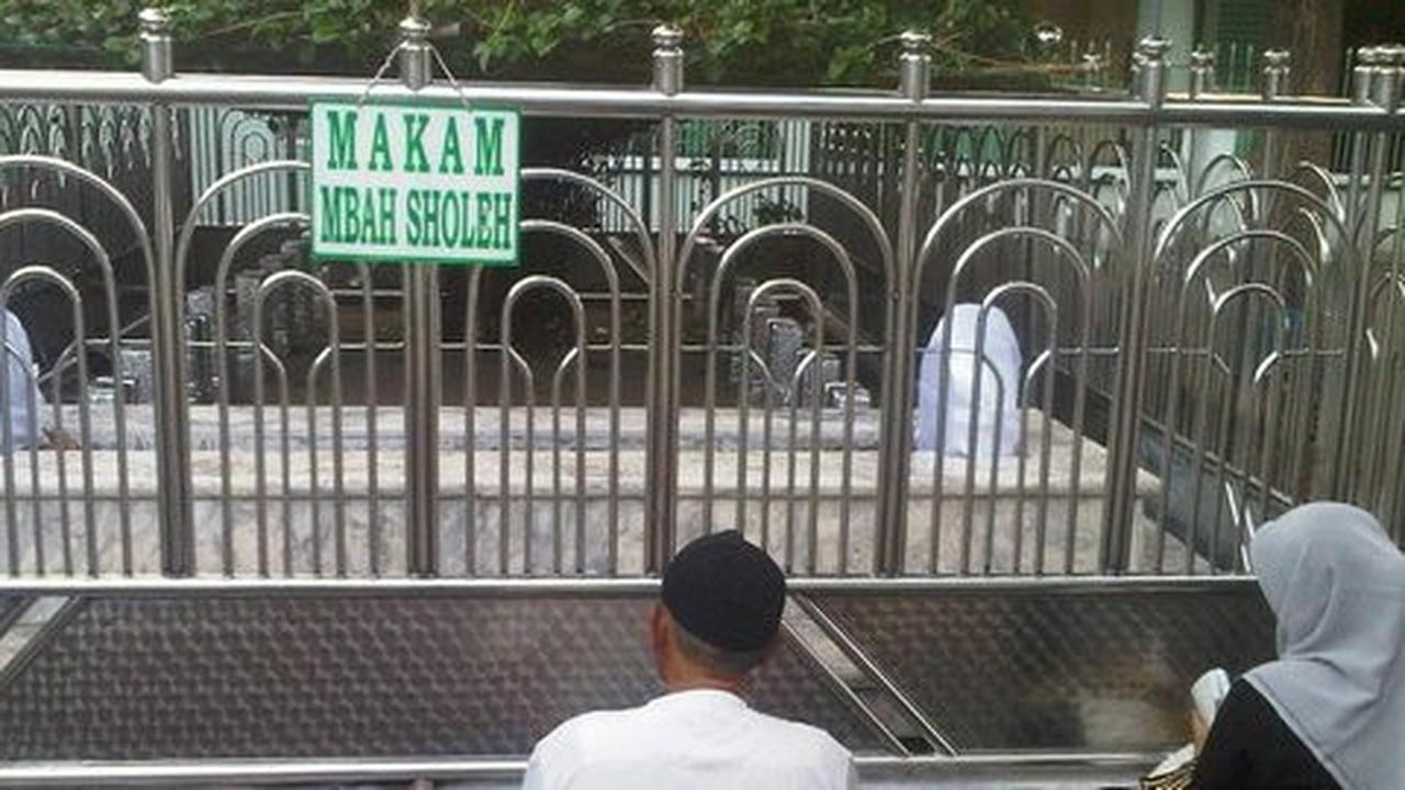 Dipanggil Sunan Ampel, Mbah Sholeh hidup kembali sampai 9 kali