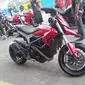 Kondisi jalanan yang cukup padat membuat Ducati pun layak jika hanya diisi BBM beroktan 92.