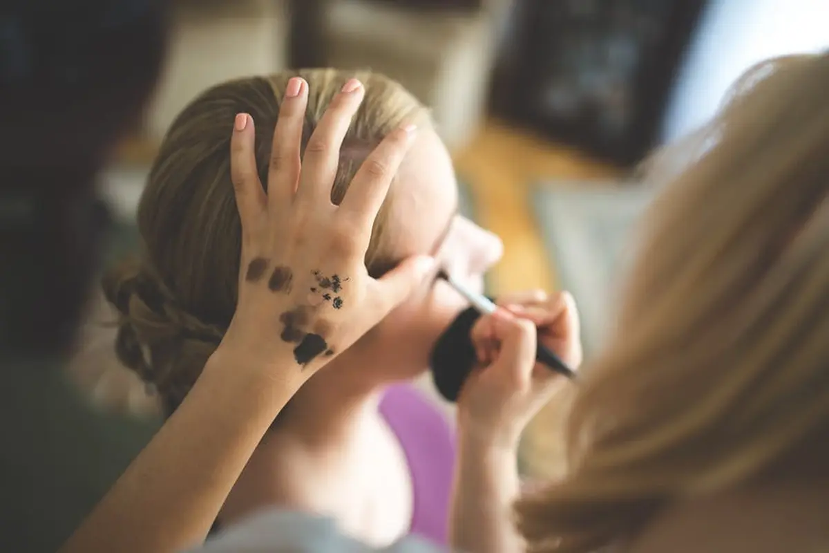 Aw! Terlihat Awet Muda Hanya dengan Makeup