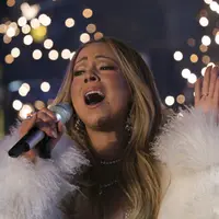 Mariah Carey sendiri miliki darah kulit hitam. Ayahnya seorang keturunan Afrika-Amrika dan Venezuela sementara ibunya adalah orang Irlandia. (DON EMMERT / AFP)