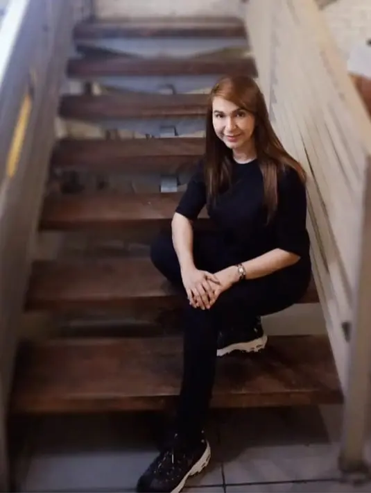 Tak sedikit yang merindukan kembalinya Puput Novel ke dunia hiburan. Terutama para penggemar lamanya, yang sudah penasaran dengan penampilannya. (FOTO: instagram.com/puputnovel_)