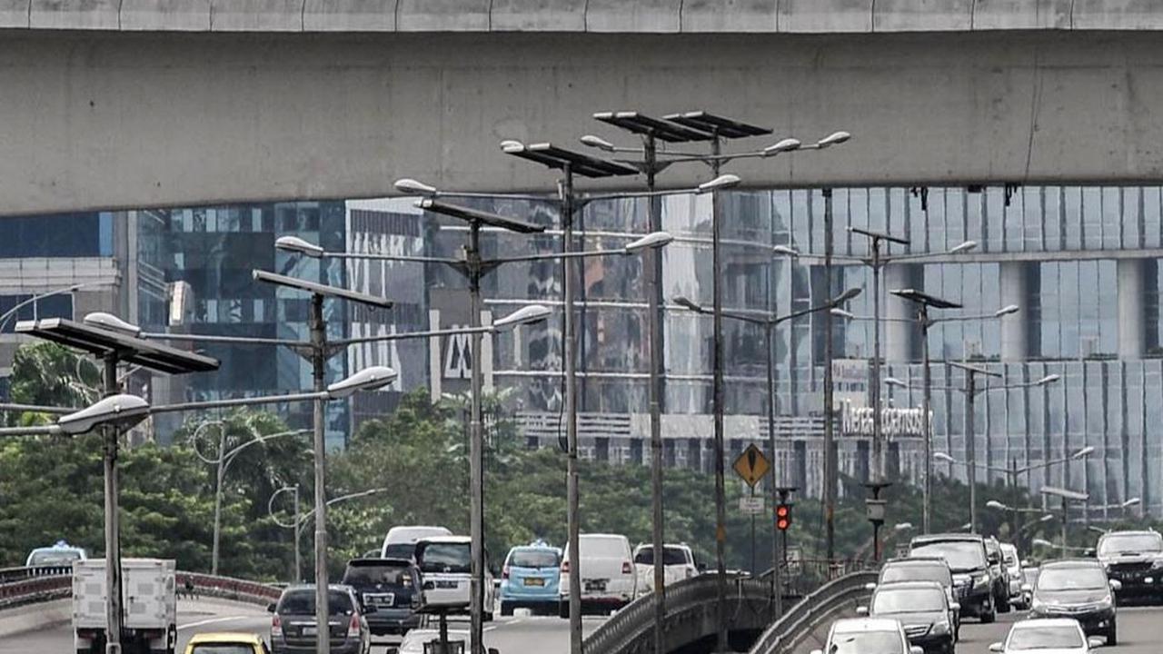 Mengutip Liputan6.com, Tiko menduga ada salah desain pada pembangunan longspan LRT di ruas Jalan Gatot Subroto (Gatsu)-Kuningan.