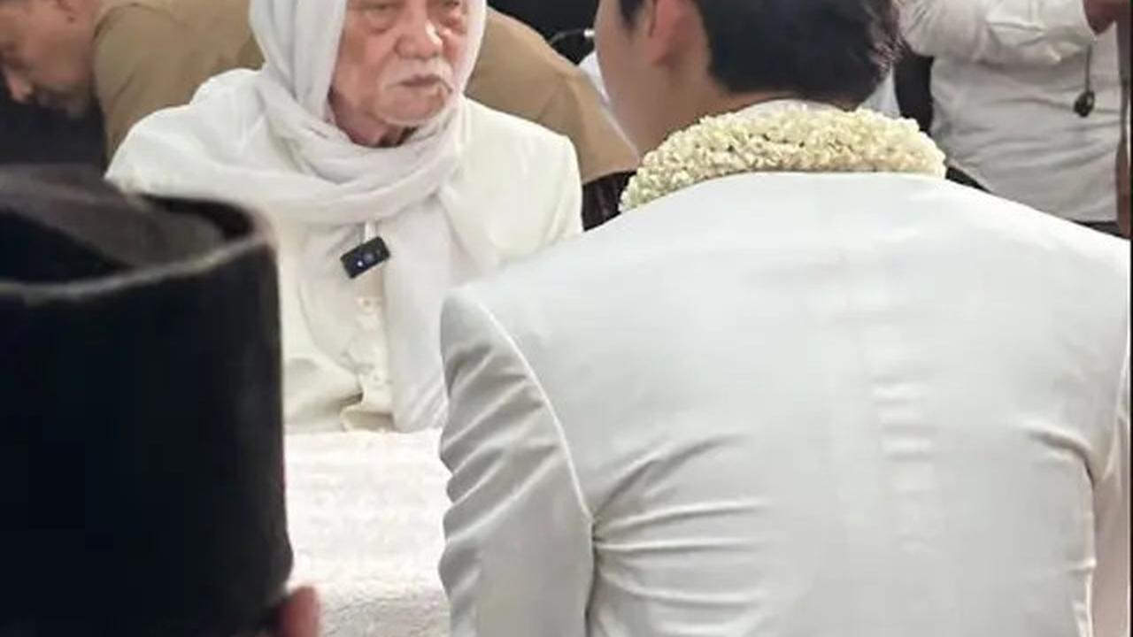 6 Potret Pernikahan Gus Azmi dan Khansa Mariska, Sederhana Penuh Khidmat