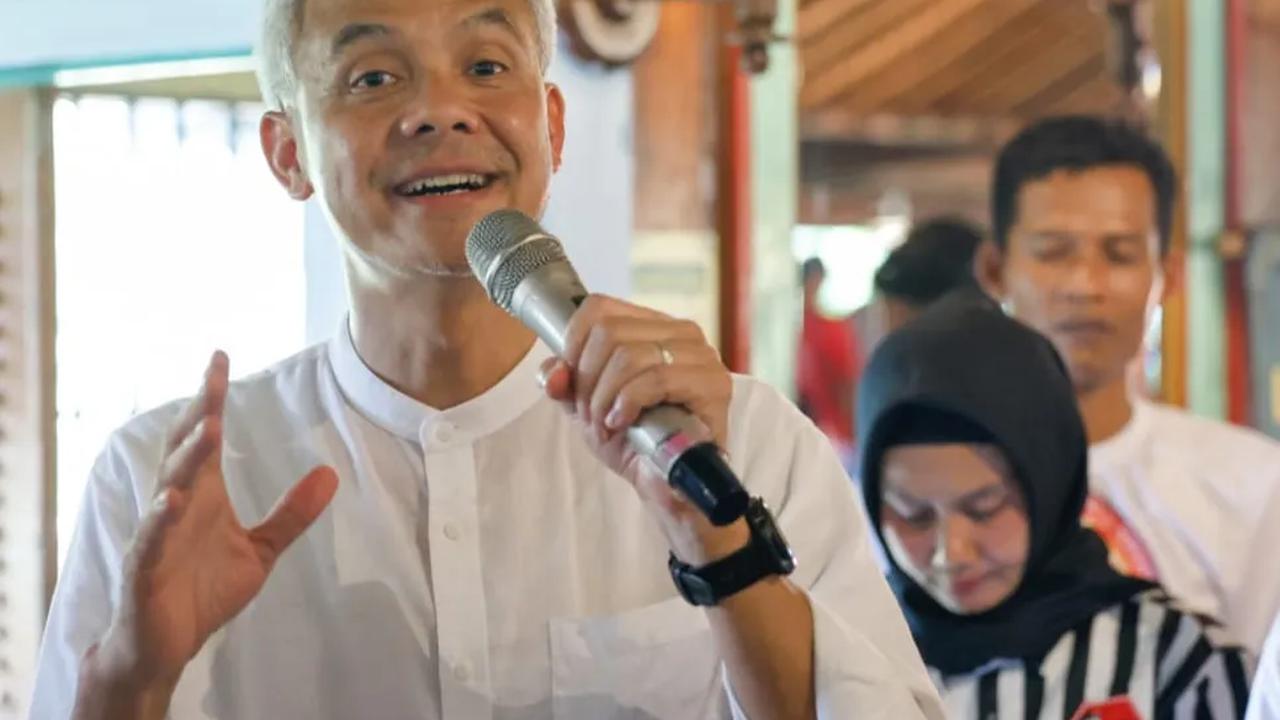 Ganjar pun mengingatkan jangan lupa apa yang diperjuangkan pada masa reformasi. Menurut Ganjar, kalau sampai lupa, bangsa ini bisa hancur.