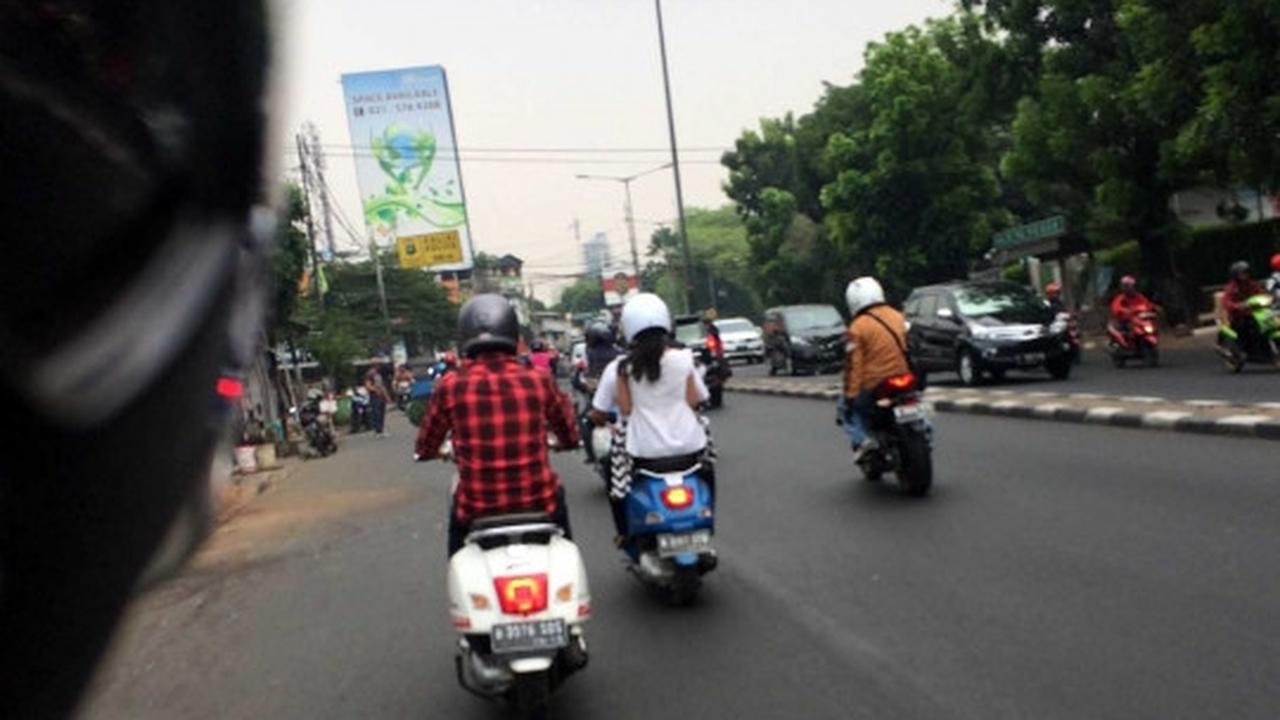 Keseruan keliling Jakarta bersama komunitas Vespa