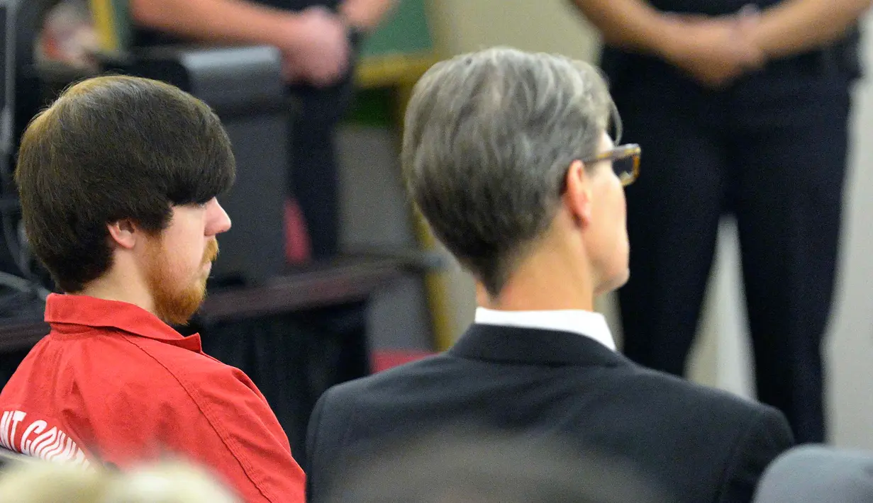 Ethan Couch pengidap " affluenza " menjalani persidangan di Tim Curry Justice Center, Texas 13 April 2016. Affluenza juga diakibatkan karena anak yang sangat dimanja oleh orang tuanya hingga ia berpendapat dapat melakukan apapun yang ia mau. ( REUTERS)