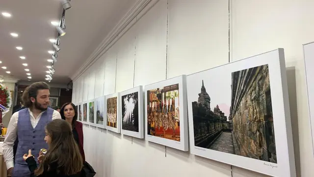 pameran foto berjudul "Uzakdogu'nun Renkleri (Colors of Far East)", karya fotografer Harun Kaynak yang digelar di Ankara, Turki. (Dokumentasi KBRI Ankara)
