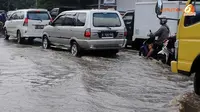 Air di Kampung Pulo Naik, Jalan Kampung Melayu-Matraman Ditutup