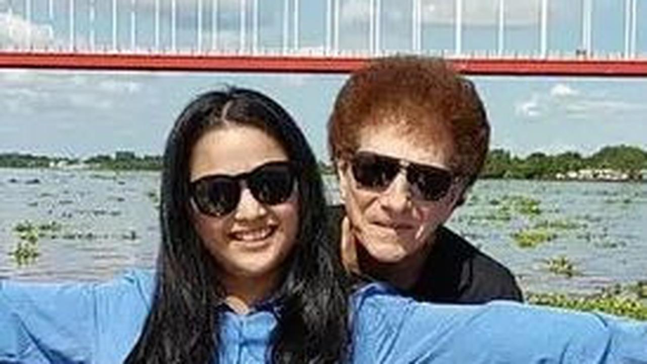 Beda Usia 37 Tahun, Ini Potret Rumah Tangga Dewi Sri Astuti dan Ahmad Albar yang Harmonis