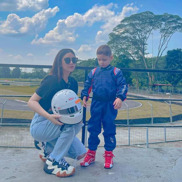 7 Momen Celine Evangelista Temani Lucio Balapan Gokart Ini Curi Perhatian
