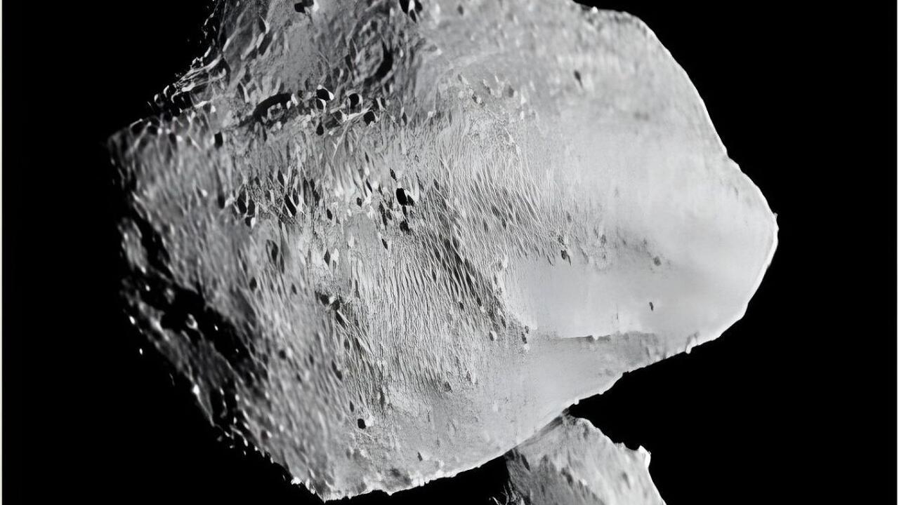 Nah, Lucy telah berhasil memotret dua asteroid Dinkinesh yang mengorbit pada asteroid besar saat dalam perjalanan menuju Trojan Jupiter.&nbsp;