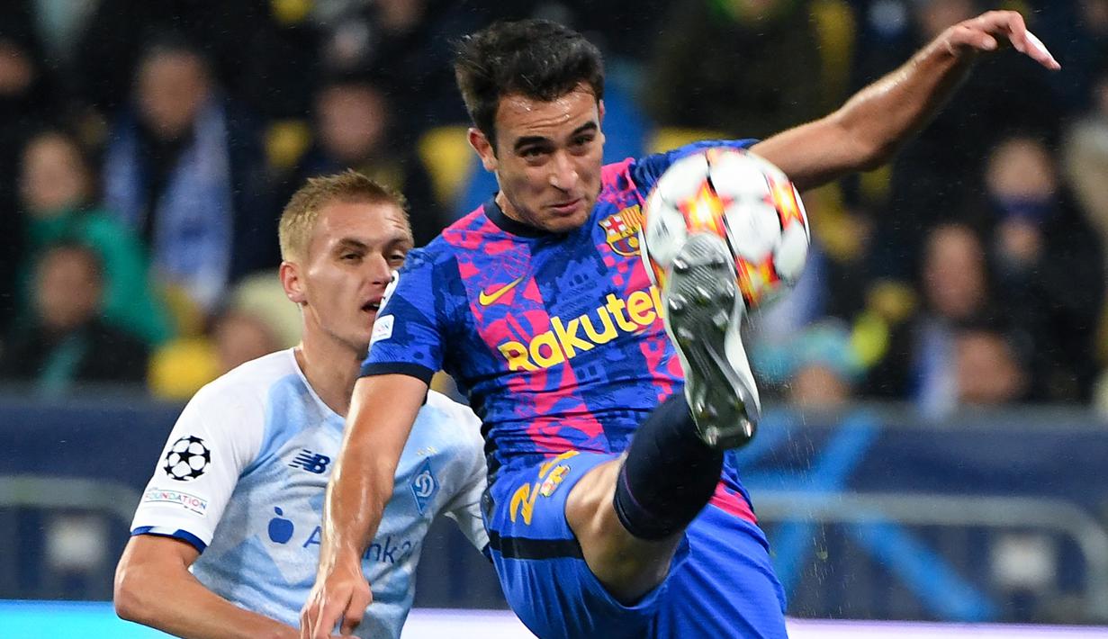 Eric Garcia. Bek tengah anggota La Masia periode 2008-2017 ini meninggalkan Barcelona menuju Manchester City pada 2018/2019. Setelah 3 musim di Inggris, Barcelona mendapatkan kembali Eric Garcia secara gratis mulai musim 2021/2022 ini. (AFP/Sergei Supinsky)