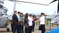 Disaksikan Jokowi, Prabowo Serahkan Pesawat Keempat C-130J Super Hercules ke TNI AU