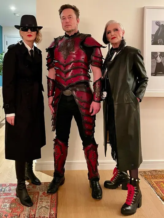 Elon Musk dan ibunya Maye Musk jadi sorotan di pesta Halloween Heidi Klum, jadi apa? [IG @mayemusk]